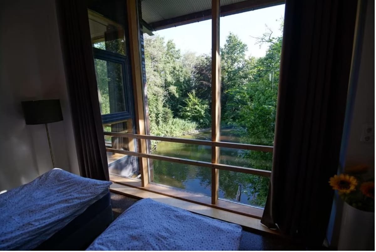 Ferienwohnung 1 · wohnbereich mit teichblick